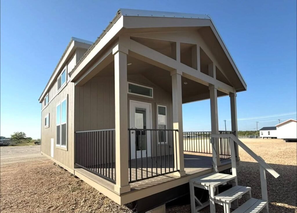 The Agate tiny home exterior