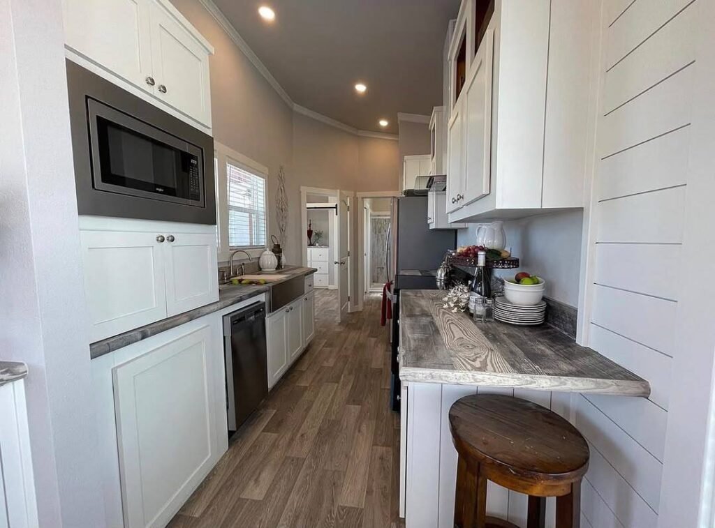 The Cliffhaven tiny home, photo 3